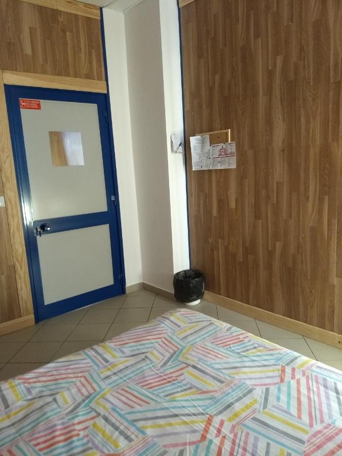 Melaya Budget Hostel ฟารู ภายนอก รูปภาพ