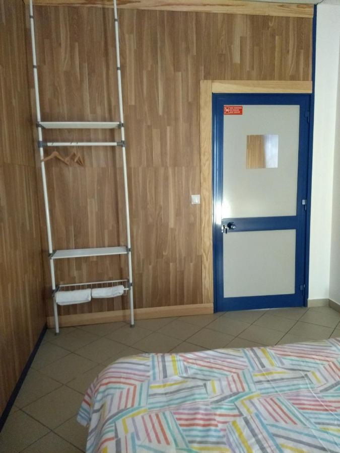 Melaya Budget Hostel ฟารู ภายนอก รูปภาพ